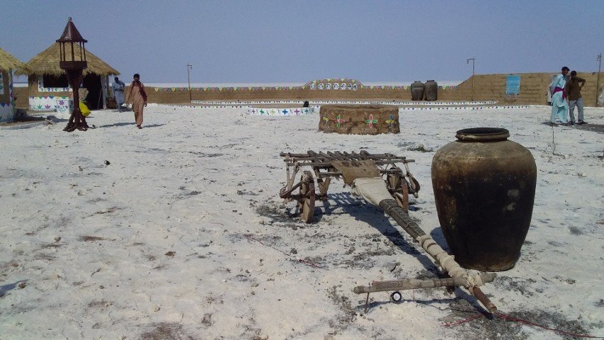 space-design-white-rann-ll